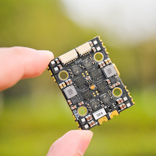 F722 32-bit 50A AIO Dual BEC 2-6S Flight Control Flying Machine Flight Control ESC Integrated FPV Drone